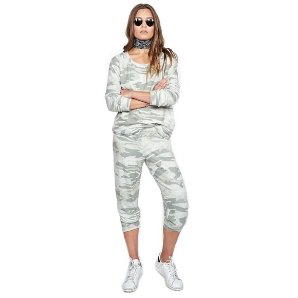 Michael Lauren Revolve Sz S Nate Cropped Sweatpants Green Camo Elastic Waist NWT - Picture 2 of 12